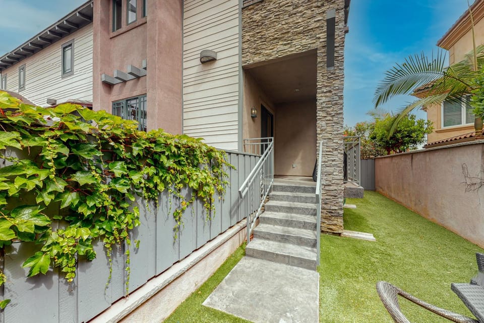 329 Oak Ave Apartment in Carlsbad