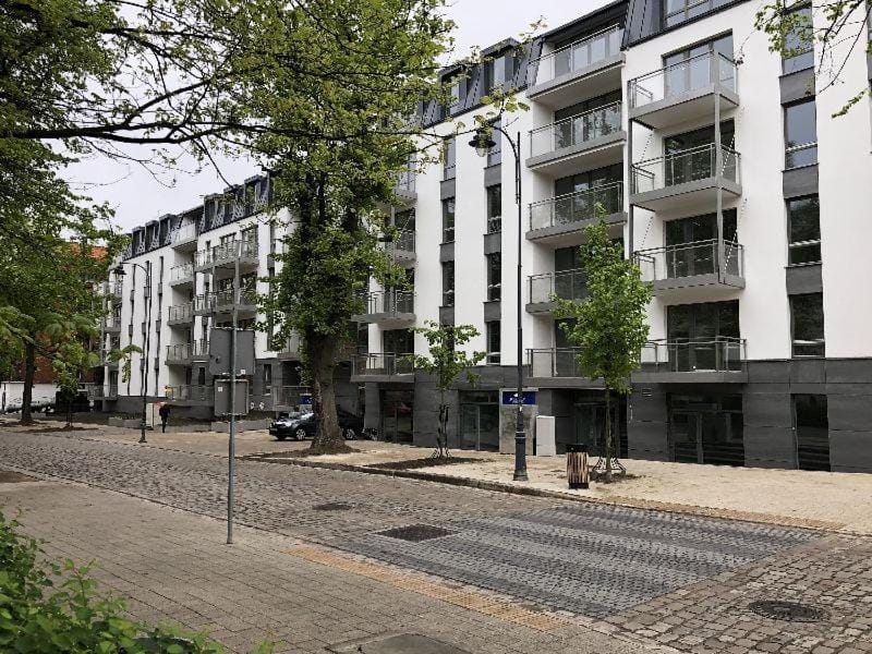 Property building, City view, Street view, Location