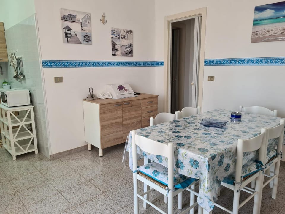 ONDA AZZURRA - ATTICO House in Torre San Giovanni