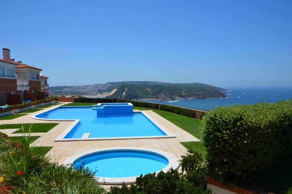 Aparatmento T3 com vista mar em condomínio de Luxo Apartment in Portugal