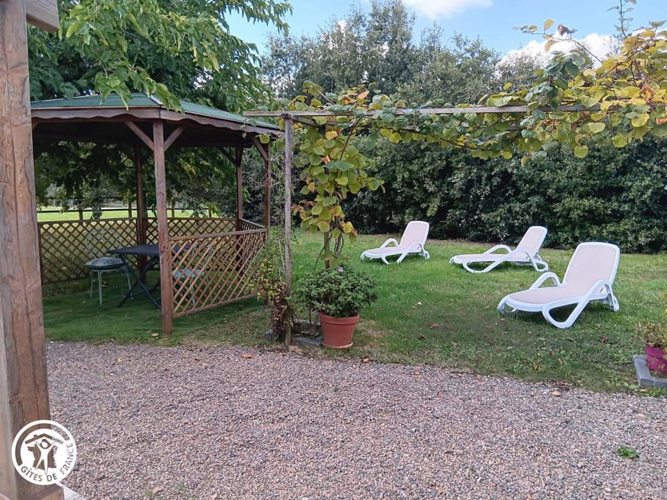Maison rénovée avec grand jardin, proche des Sables-d'Olonne, 4 chambres, terrasse et Wifi - FR-1-426-187 House in Château-d'Olonne