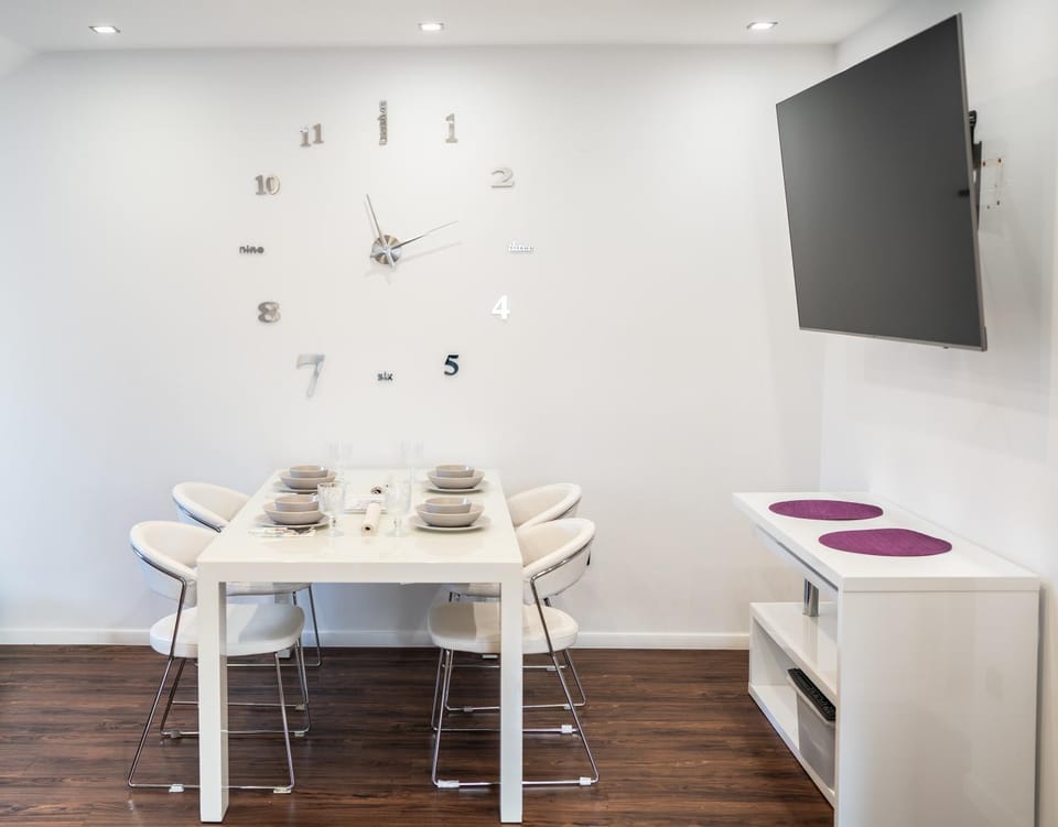 TV and multimedia, Decorative detail, Dining area