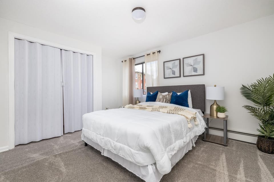 Beautiful 3 bedroom Condo in Hartford! House in Hartford