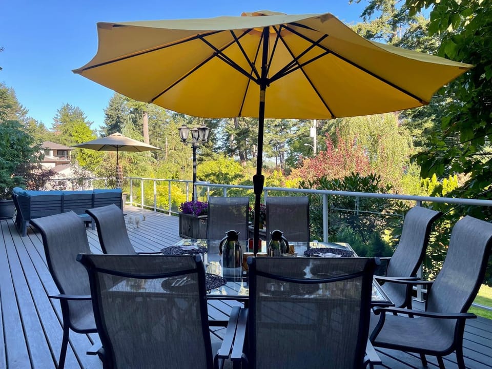 Kye Bay BnB - A Place to Breathe Bed and Breakfast in Comox