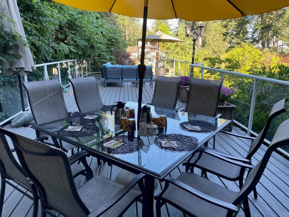 Kye Bay BnB - A Place to Breathe Bed and Breakfast in Comox