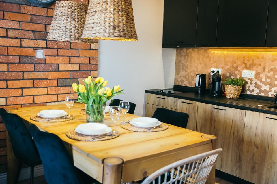 Coffee/tea facilities, Kitchen or kitchenette, Dining area