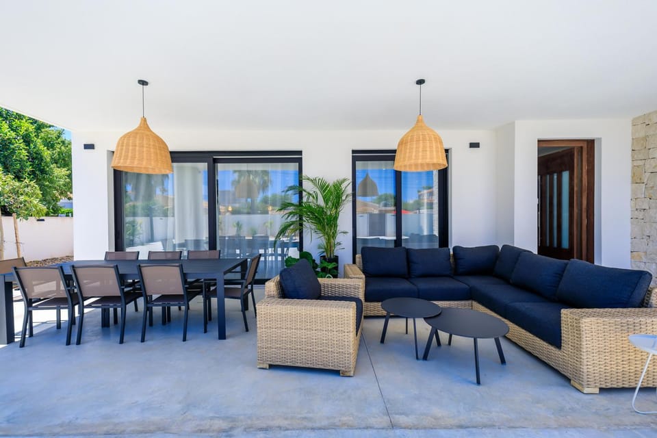 Patio, Balcony/Terrace, Living room, Seating area