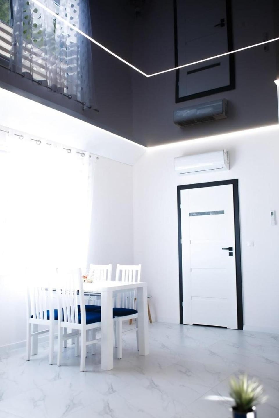 Living room, Seating area, Dining area, air conditioner