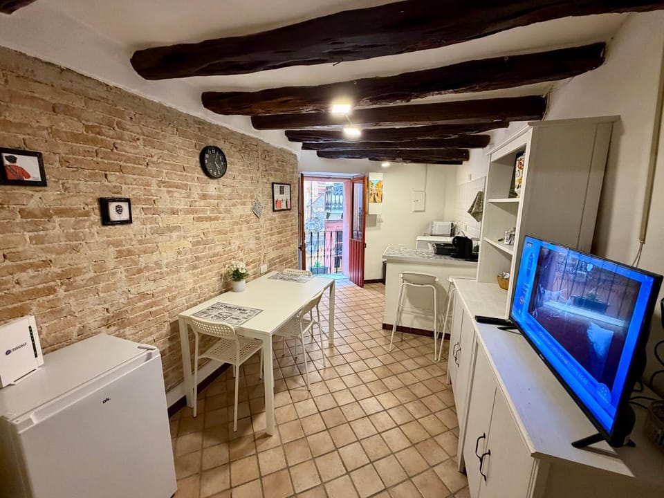 TV and multimedia, Kitchen or kitchenette, Dining area