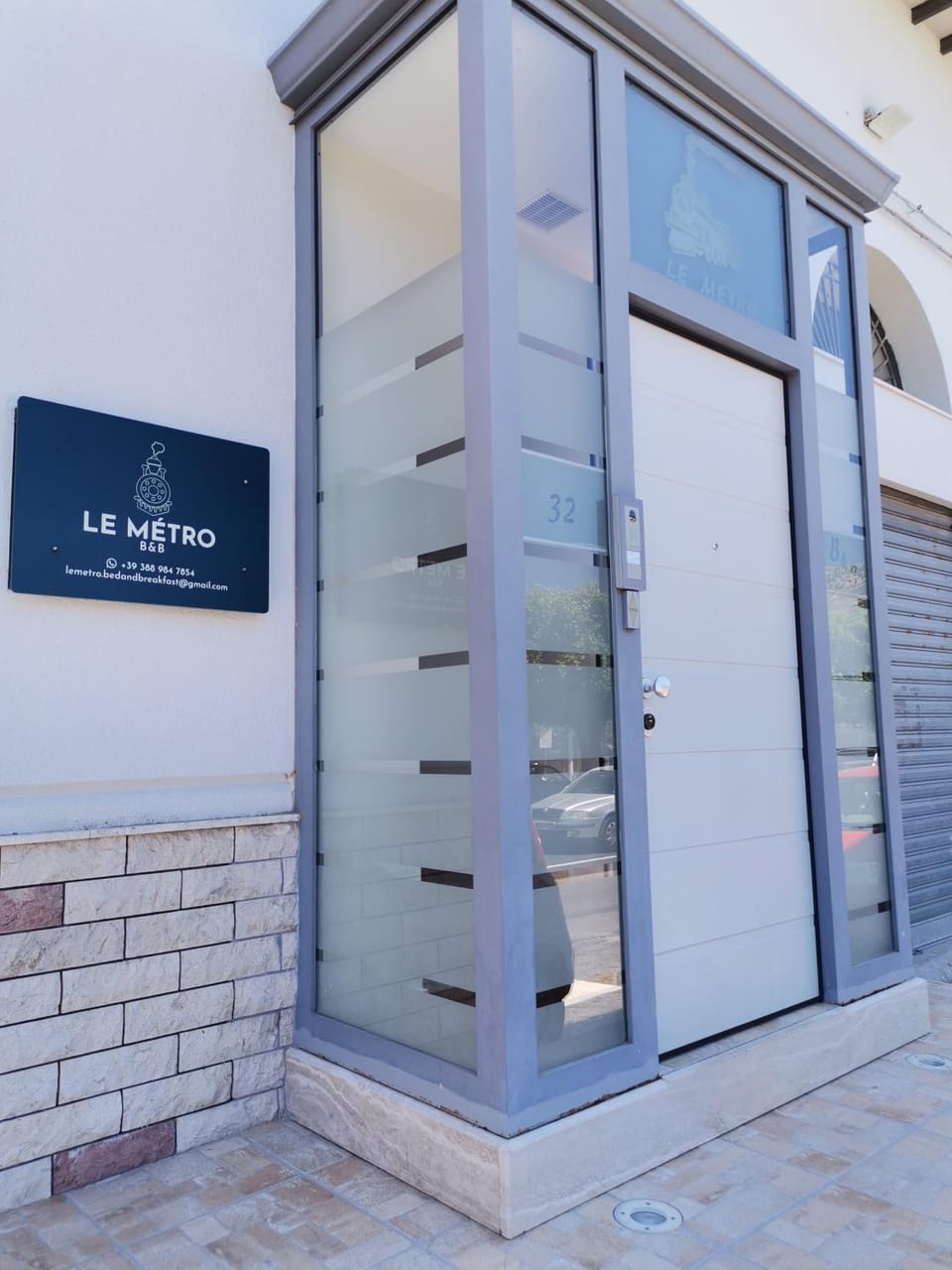 Facade/entrance, Property logo or sign