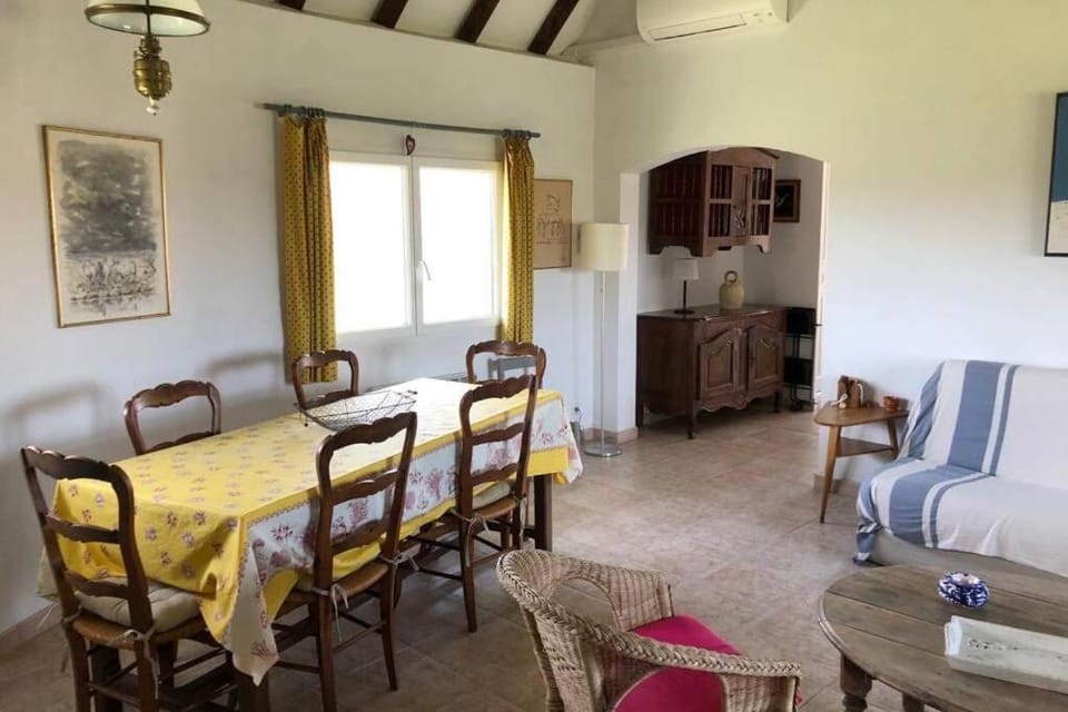 Réf LS 55 : Cabane de Gardian 6 pers House in Saintes-Maries-de-la-Mer