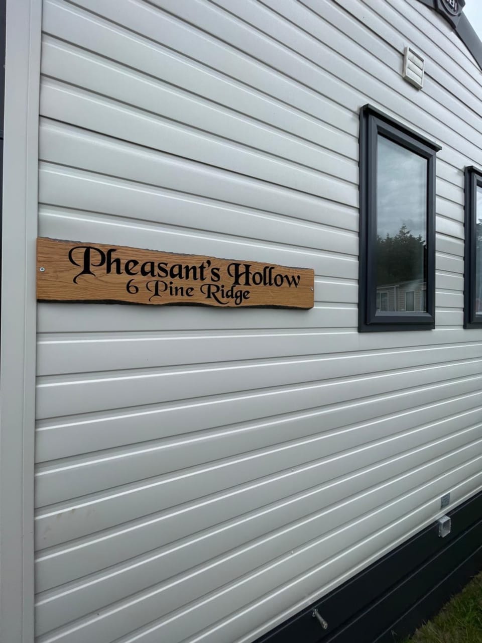 Pheasant's Hollow - 2 bed hot tub lodge with free golf, NO BUGGY Villa in England