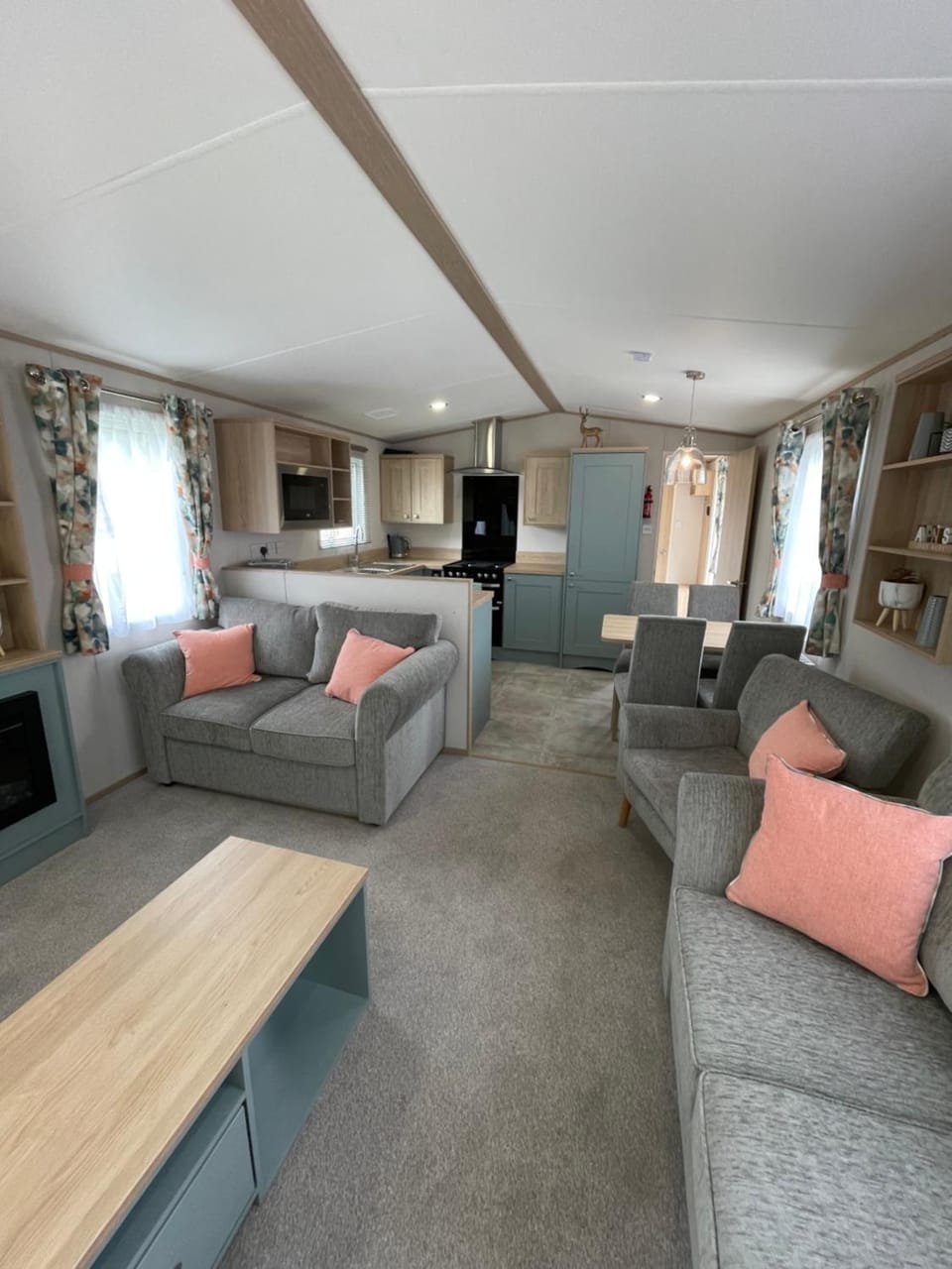 Pheasant's Hollow - 2 bed hot tub lodge with free golf, NO BUGGY Villa in England