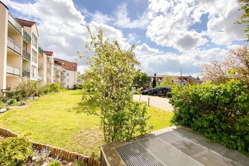 Apartment am Auensee mit großer Terrasse & Privat-Parkplatz Apartment in Leipzig