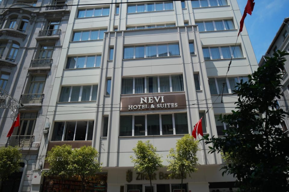 Property building, Facade/entrance