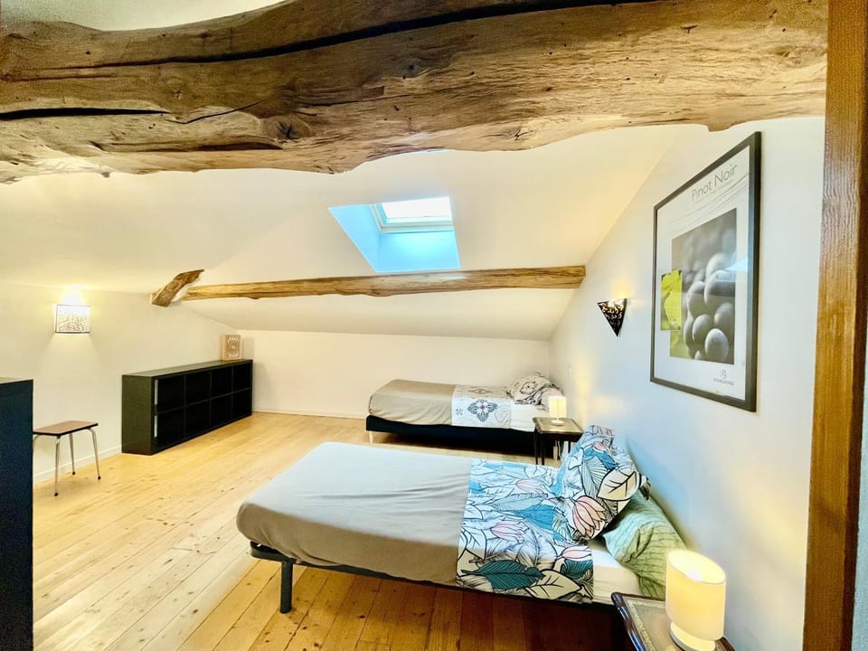 Photo of the whole room, Bedroom, children