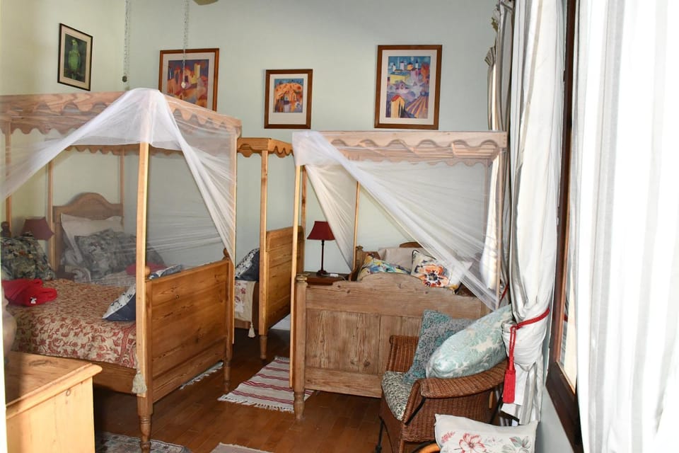 Bed, Bedroom, fireplace