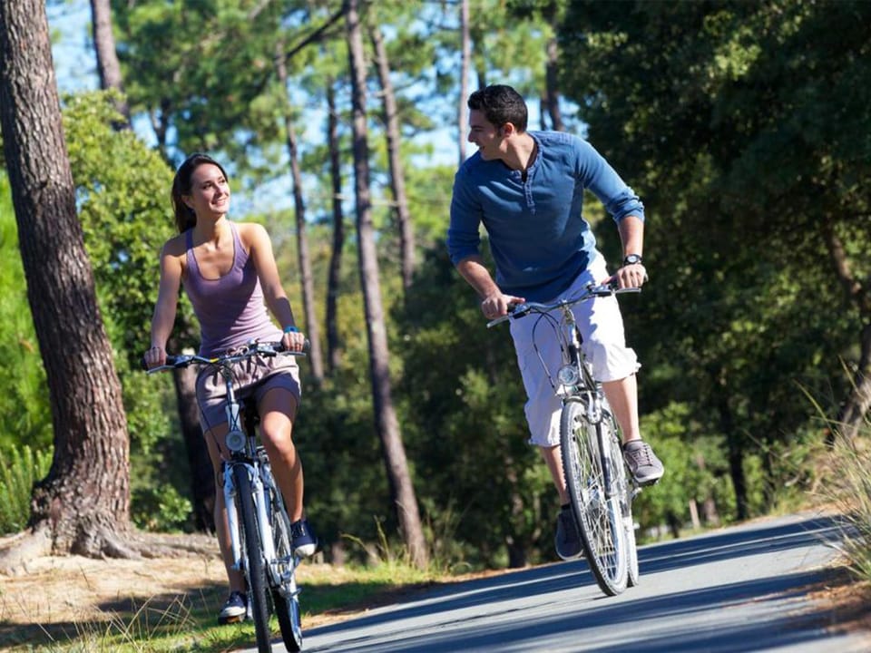 Day, People, Natural landscape, Cycling, Guests