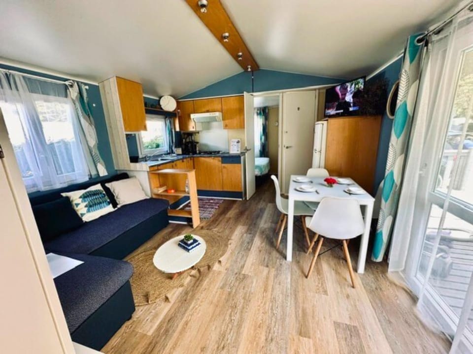 Living room, Dining area, kitchen