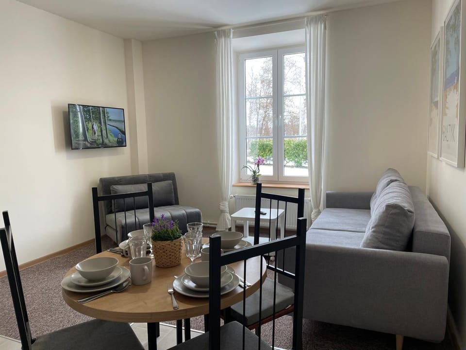 Living room, Seating area, Dining area