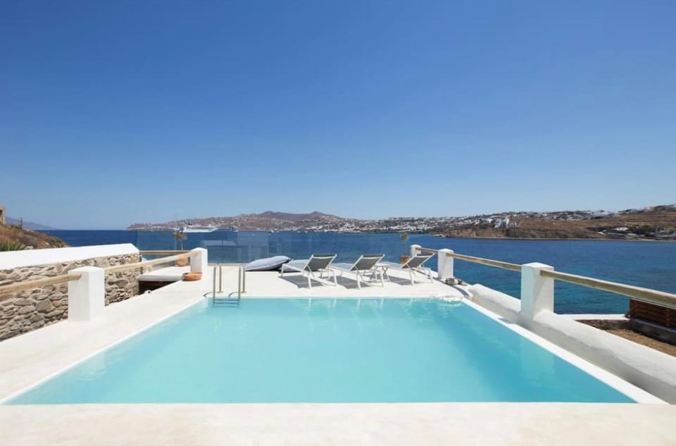 Day, View (from property/room), Pool view, Sea view, Swimming pool, Swimming pool
