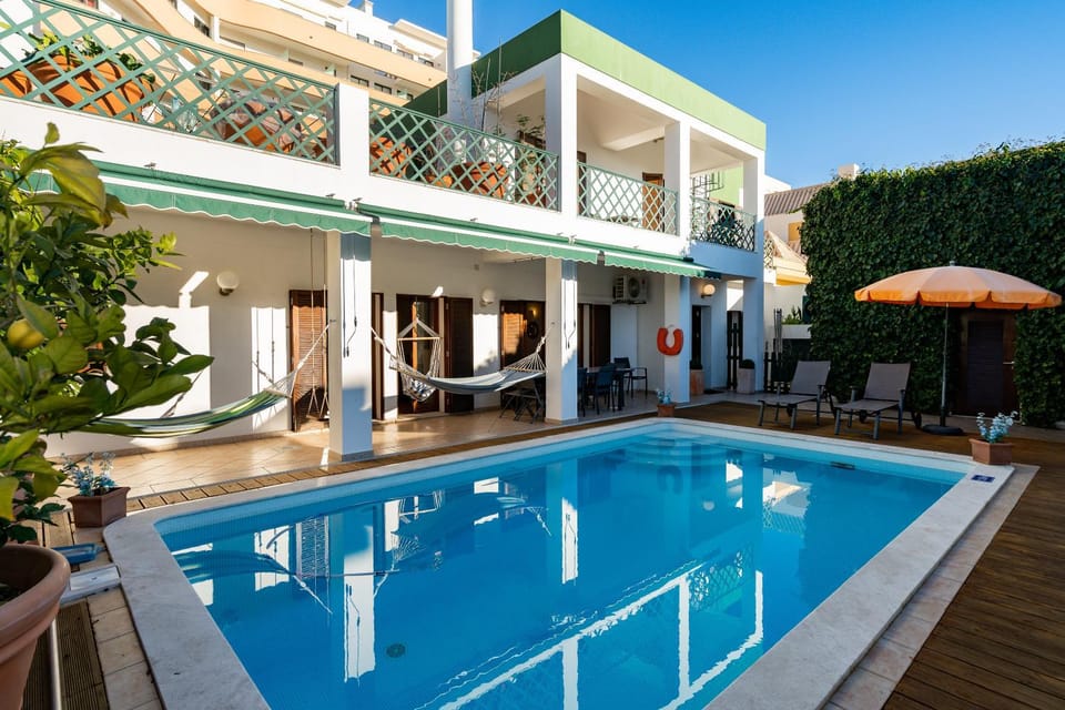 Holiday villa in elite residential area of Faro Villa in Faro