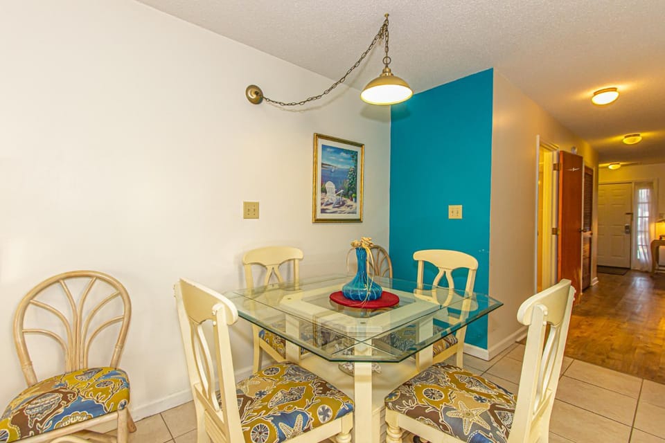 2 Bed 2 Bath Ground Level Golf Colony 33I Only 2 Miles To The Beach House in South Carolina