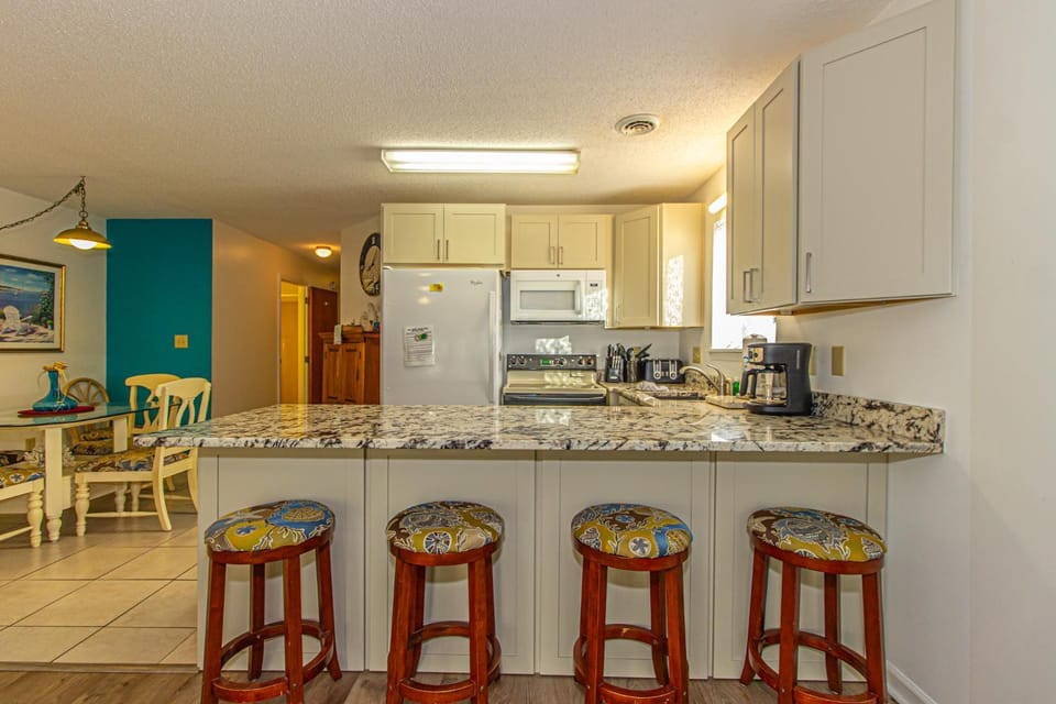 2 Bed 2 Bath Ground Level Golf Colony 33I Only 2 Miles To The Beach House in South Carolina