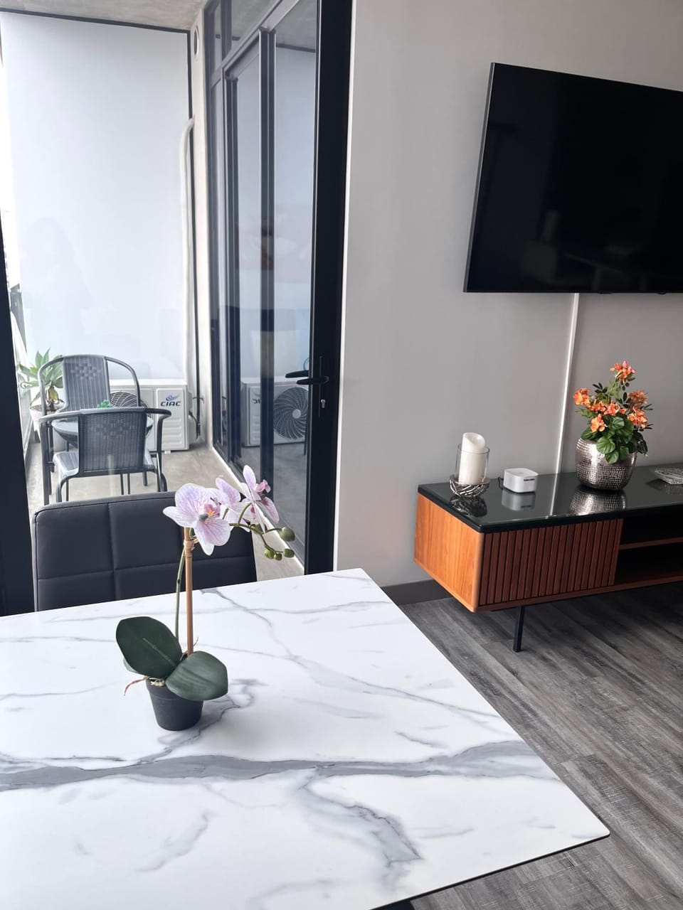 Amazing views SJO, Cozy, Equipped. 24/7 Concierge Apartment in San Jose