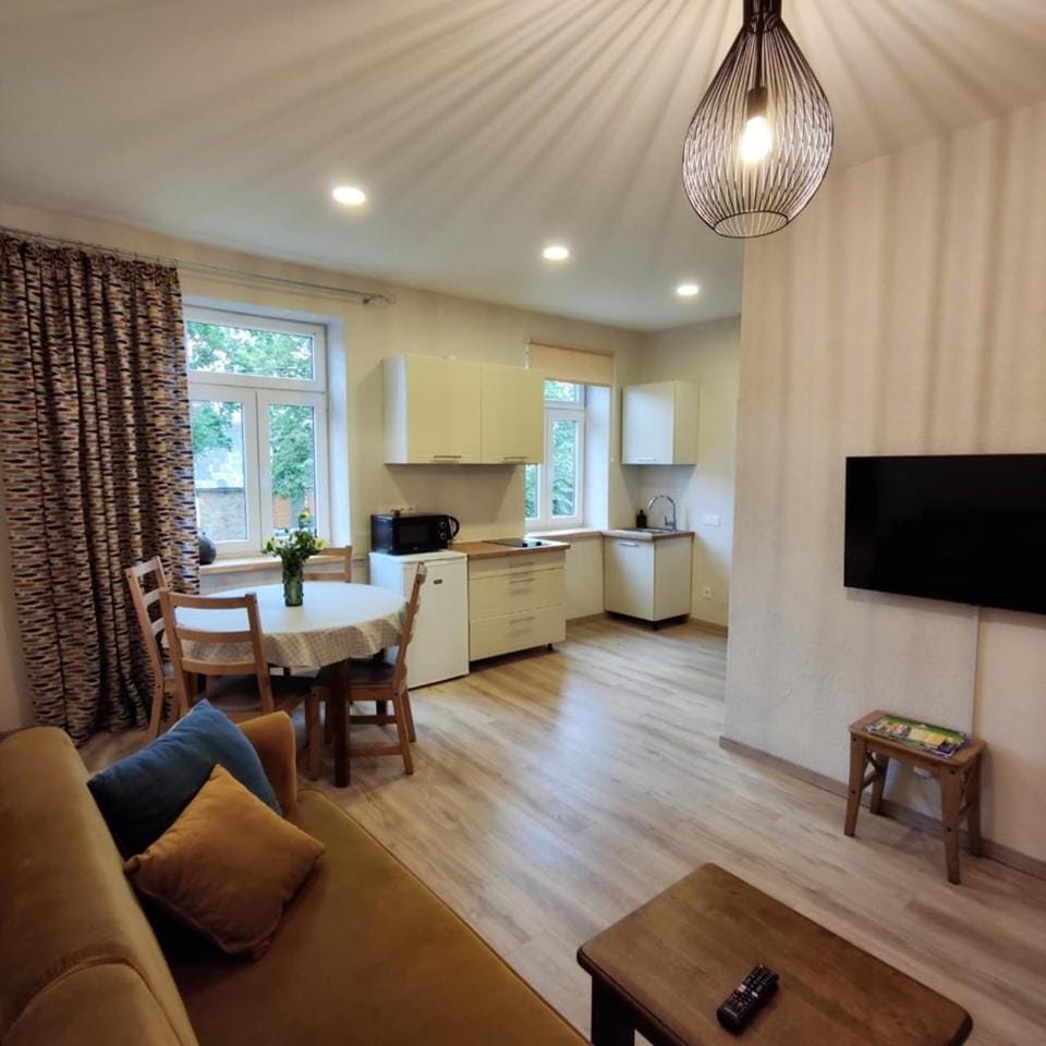 TV and multimedia, Kitchen or kitchenette, Living room, Seating area