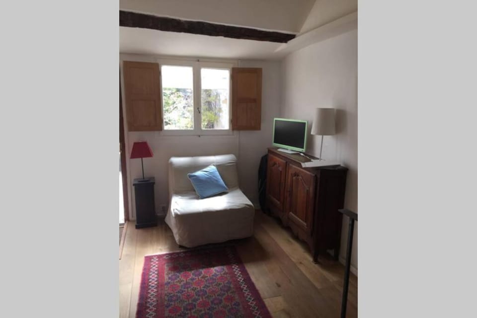 La petite maison médiévale de Melanie House in Bourgogne-Franche-Comté