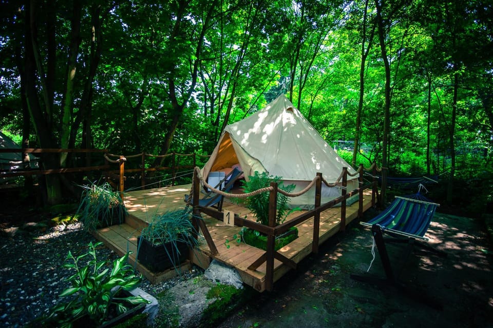 Glamping Ławica- spływy Przełomem Bardzkim Luxury tent in Lower Silesian Voivodeship