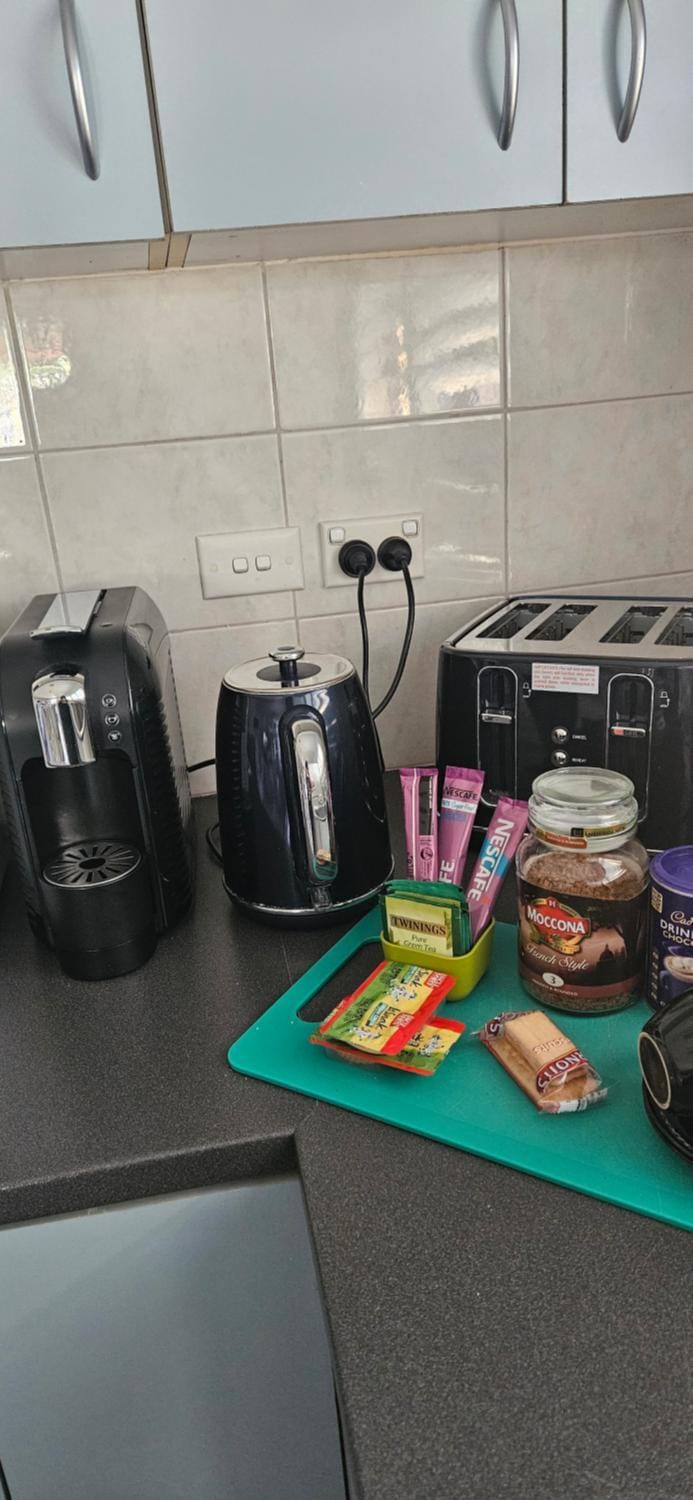 Coffee/tea facilities, toaster