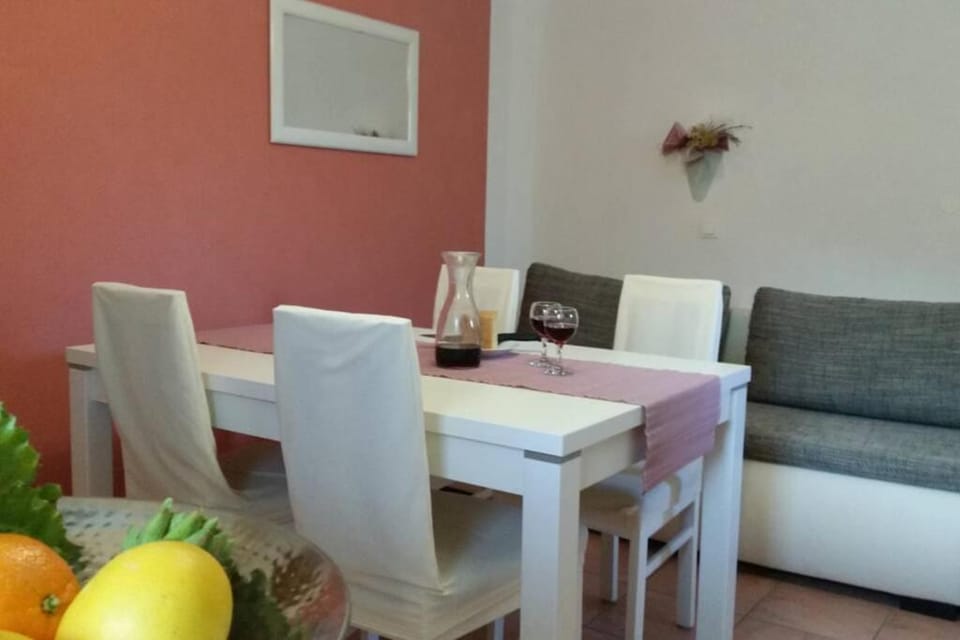 Flowers house on the island Dugi otok Apartment in Zadar County
