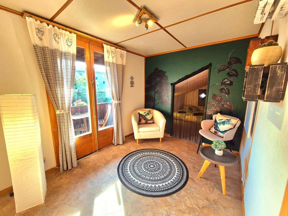 Seating area, Bedroom