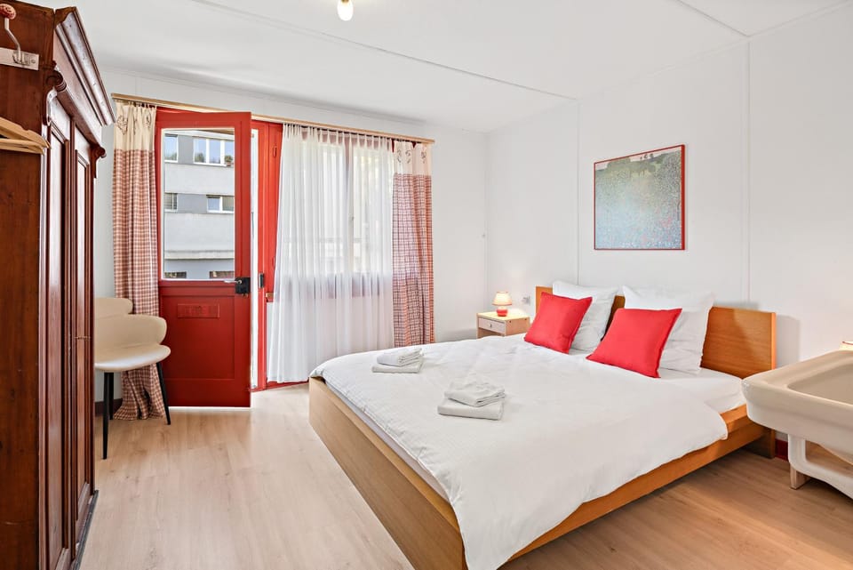 Bed, Photo of the whole room, Bedroom, towels, wardrobe