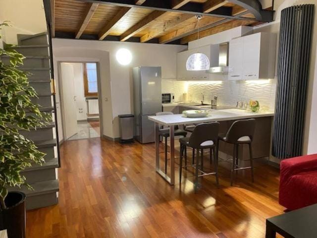 Kitchen or kitchenette, Living room