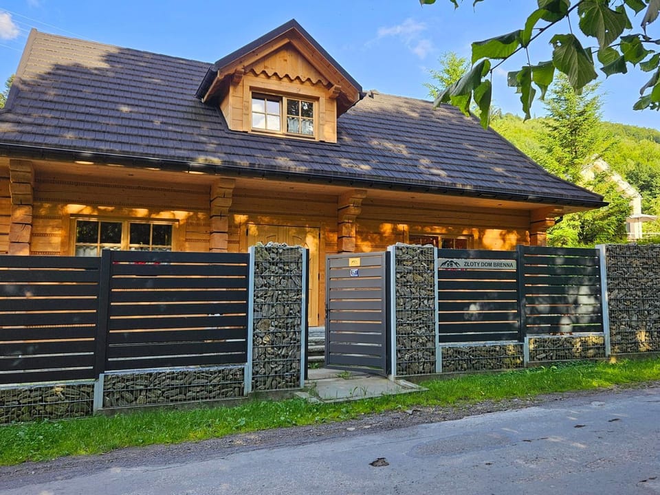 Złoty Dom Brenna Villa in Poland