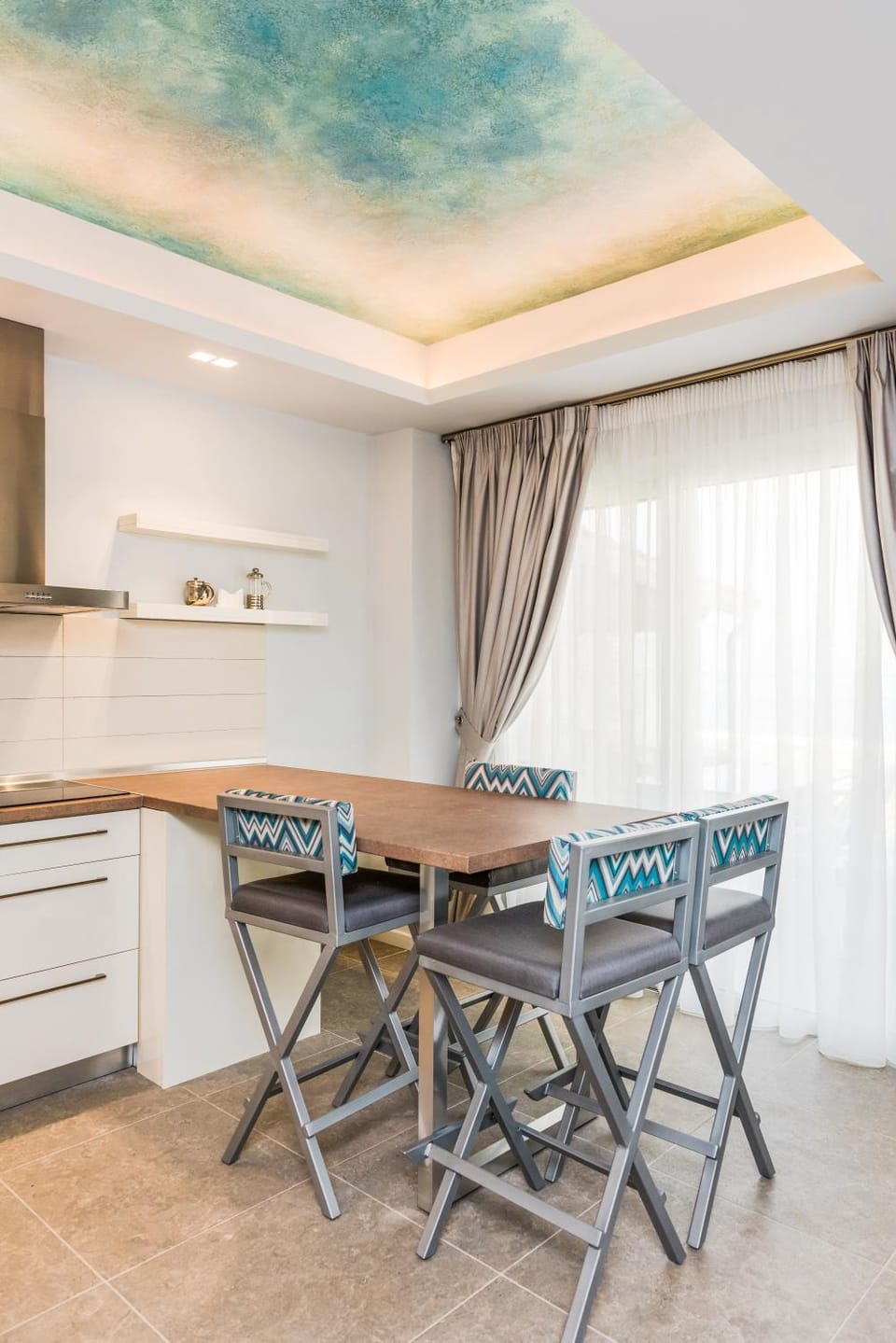 Living room, Seating area, Dining area, Beach