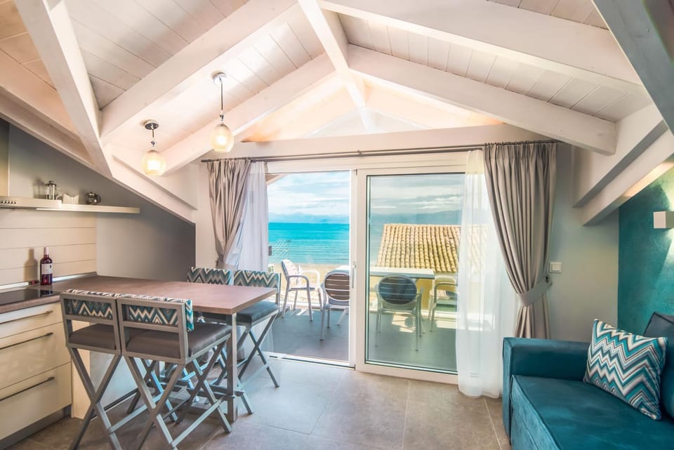 Kitchen or kitchenette, Living room, Sea view