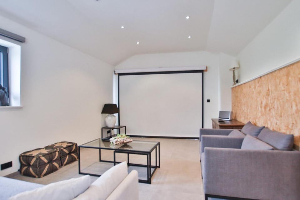 Communal lounge/ TV room, TV and multimedia, Living room, Business facilities, Seating area