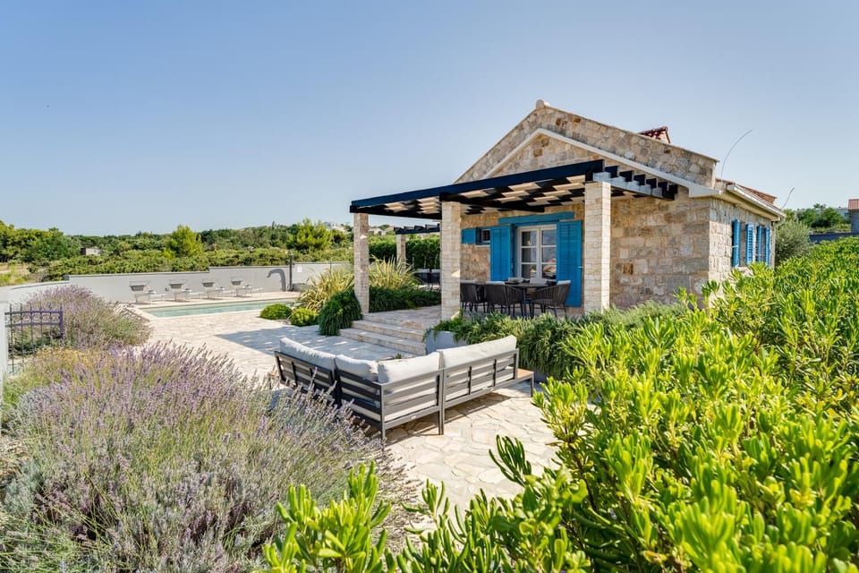 Property building, Garden view