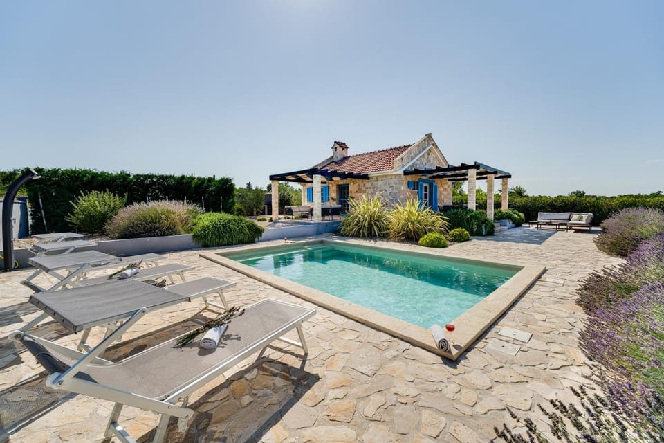 Property building, Natural landscape, Garden view, Swimming pool, sunbed
