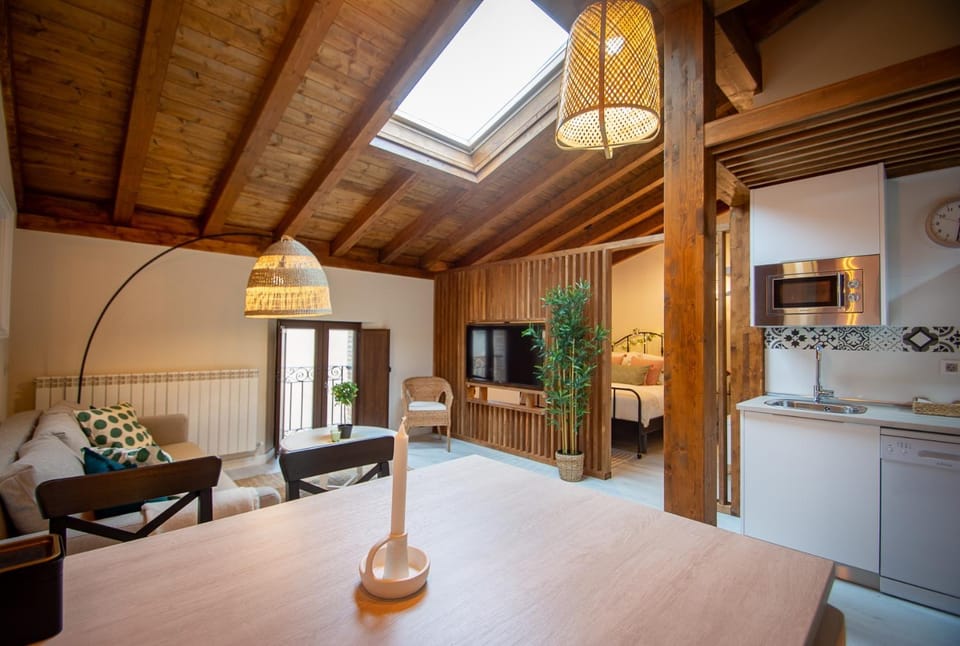 Communal lounge/ TV room, Kitchen or kitchenette