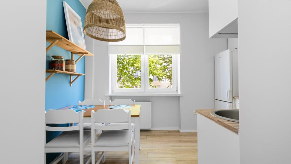 Coffee/tea facilities, Kitchen or kitchenette, Dining area