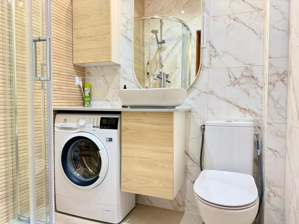 Toilet, Bathroom, washing machine