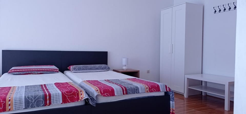 Bed, Bedroom, wardrobe