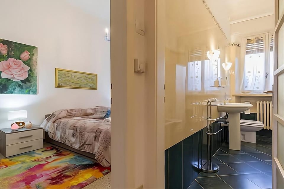 Bed, Bathroom, Photo of the whole room, Seating area, Bedroom