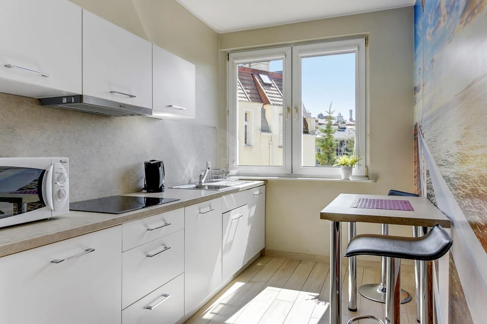 Kitchen or kitchenette, Photo of the whole room, Decorative detail, Dining area, Area and facilities, minibar, pet friendly, stove, kitchen