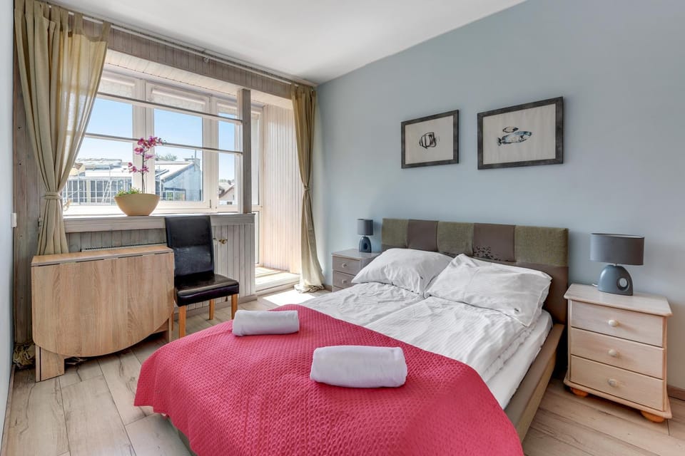 Bed, Balcony/Terrace, Photo of the whole room, Decorative detail, Bedroom, Area and facilities, towels